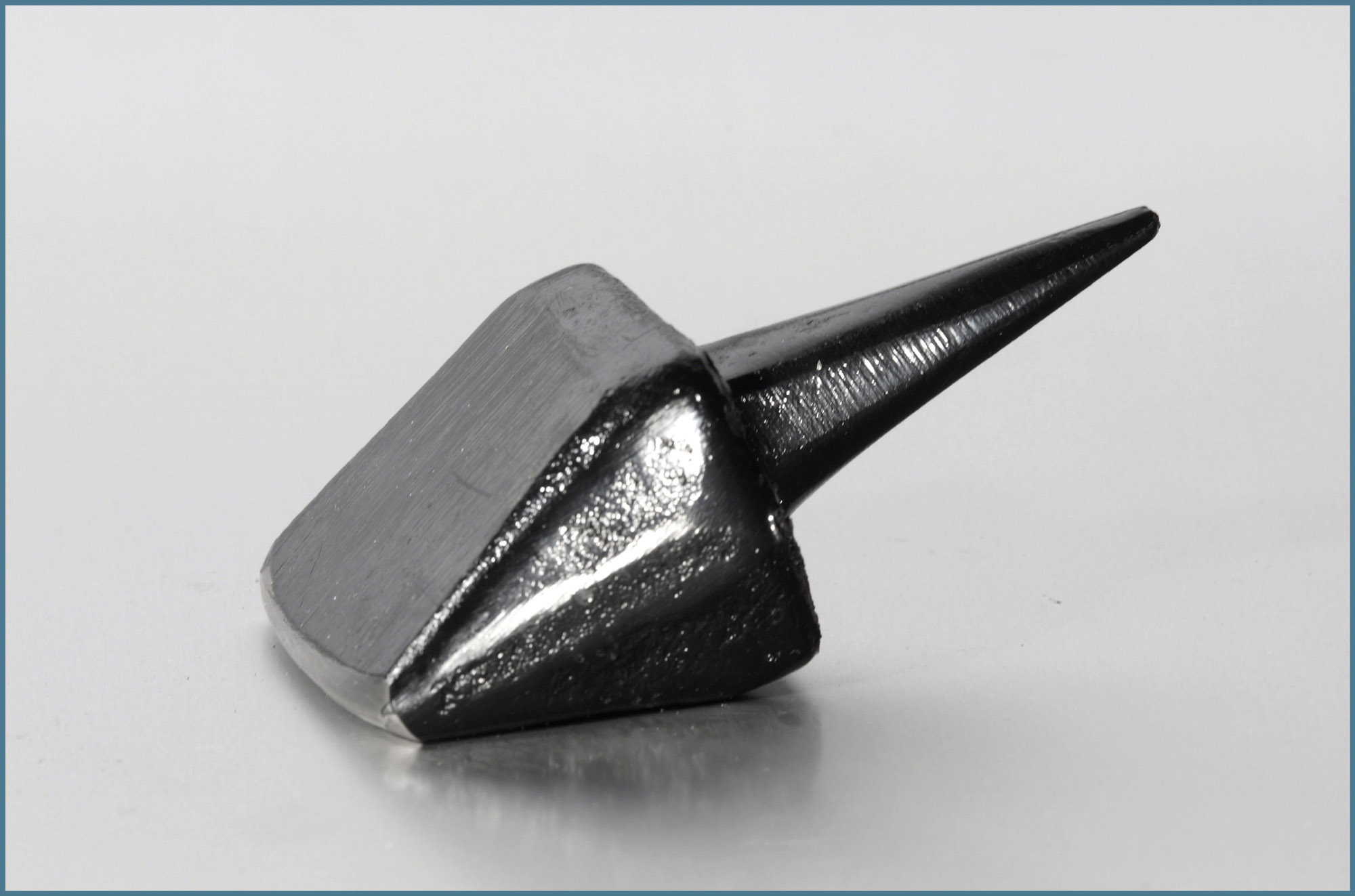 Dengelamboss mit Pinne